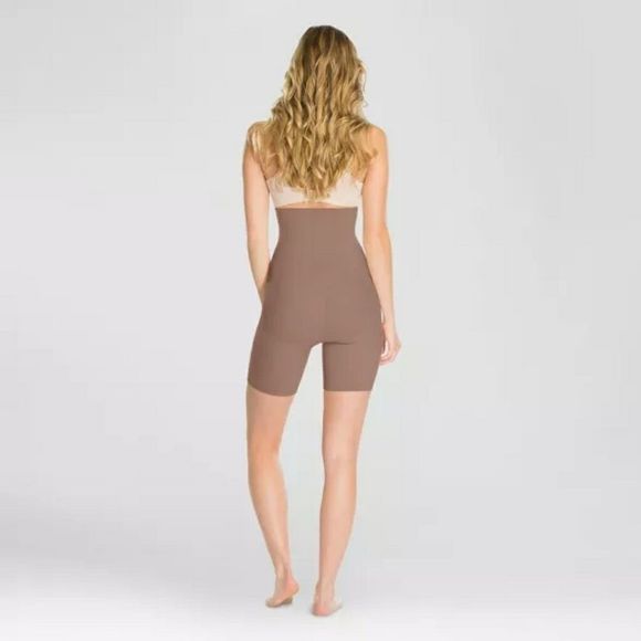 Spanx Women's Shaping High Waist Short Maximum con - Picture 4 of 7